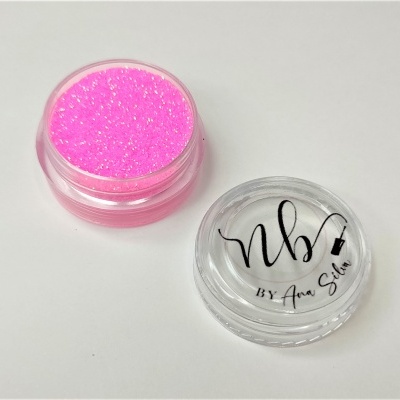 Pote com glitter rosa e tampa com texto nb BY Ana Silva