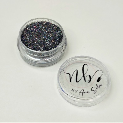 Frasco de glitter preto multicolorido com tampa transparente e texto nb BY Ana Silva