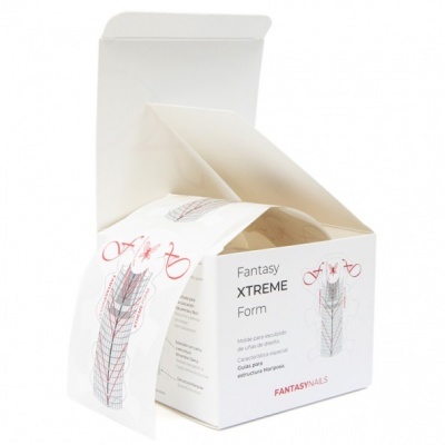 Caixa branca com folhas de unhas postiças Fantasy XTREME Form