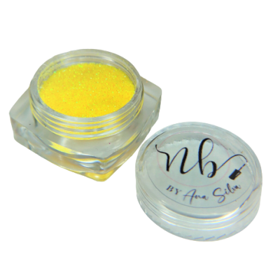 Pote pequeno transparente com glitter amarelo e tampa com texto 'nb by Ana Sofia'