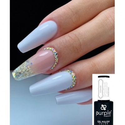 Unhas compridas com verniz gel lilás, cristais e strass coloridos