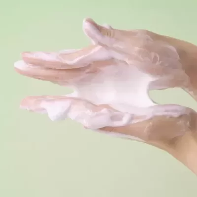 SKIN1004&#x20;Madagascar&#x20;Centella&#x20;Tea-Trica&#x20;BHA&#x20;Foam&#x20;-&#x20;Espuma&#x20;de&#x20;limpeza&#x20;125ml