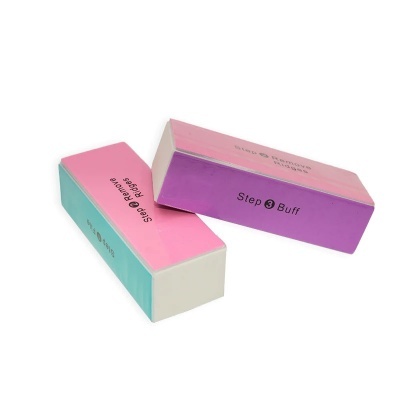 Dois blocos polidores para unhas coloridos com textos de indicação de passos.