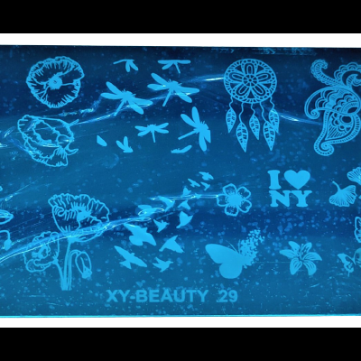 Placa azul com diversas estampas brancas e textos variados.