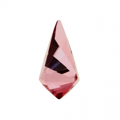 Pedra preciosa rosa facetada com múltiplas faces