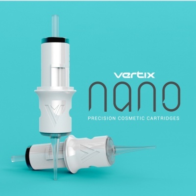 Cartuchos cosméticos brancos Vertix Nano em fundo azul com texto ao lado.