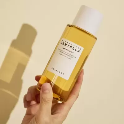 SKIN1004&#x20;Madagascar&#x20;Centella&#x20;Toning&#x20;Toner&#x20;210ml