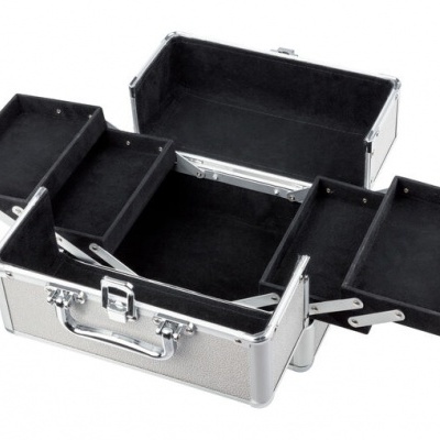 Mala organizadora de maquilhagem prateada com interior preto e bandejas desdobráveis