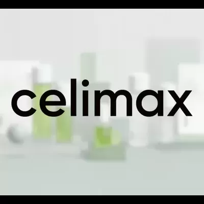 Embalagens de produtos cosméticos brancos e verdes com texto celimax