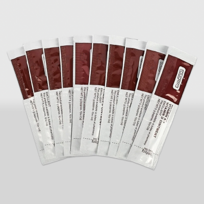 Pacotes pequenos de pomada Dr. Goto em cores branco e castanho