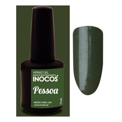 Verniz gel verde escuro INOCOS Pessoa com frasco e amostra da cor.