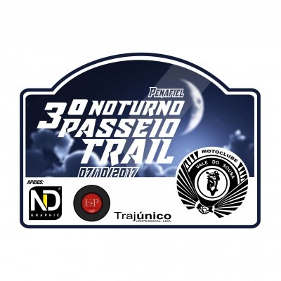 Autocolante do 3º Passeio Trail Noturno com fundo da lua e texto legível.