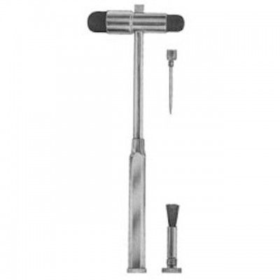 Martelo de reflexos com acessórios em fundo branco