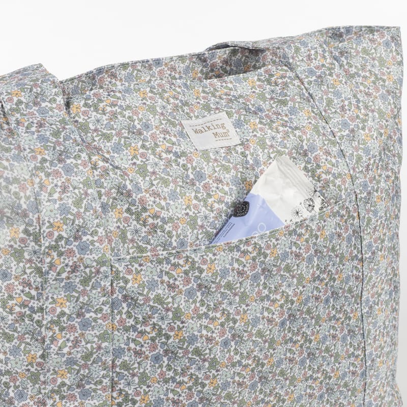 Saco de tecido floral com bolso e etiqueta Walking Mum