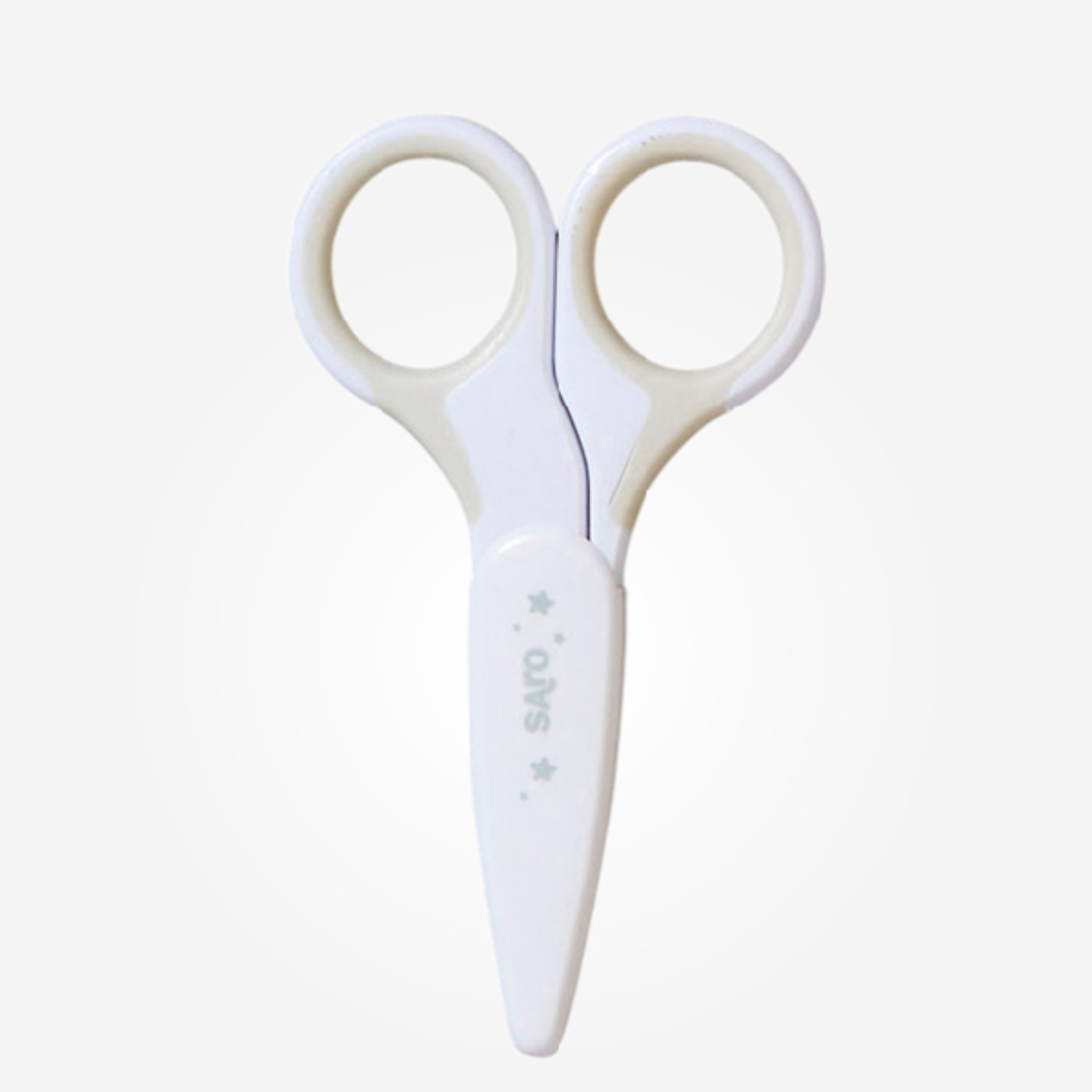 Tesoura pequena branca com cabo redondo e ponta protegida