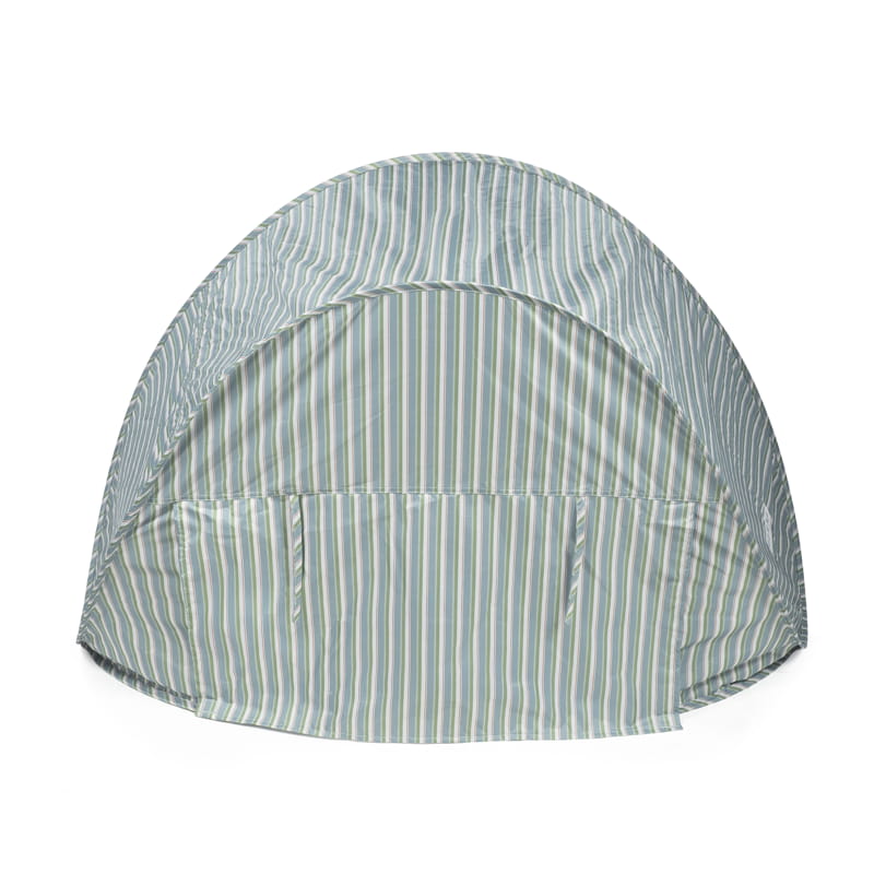 Tenda de praia com riscas azuis, verdes e brancas