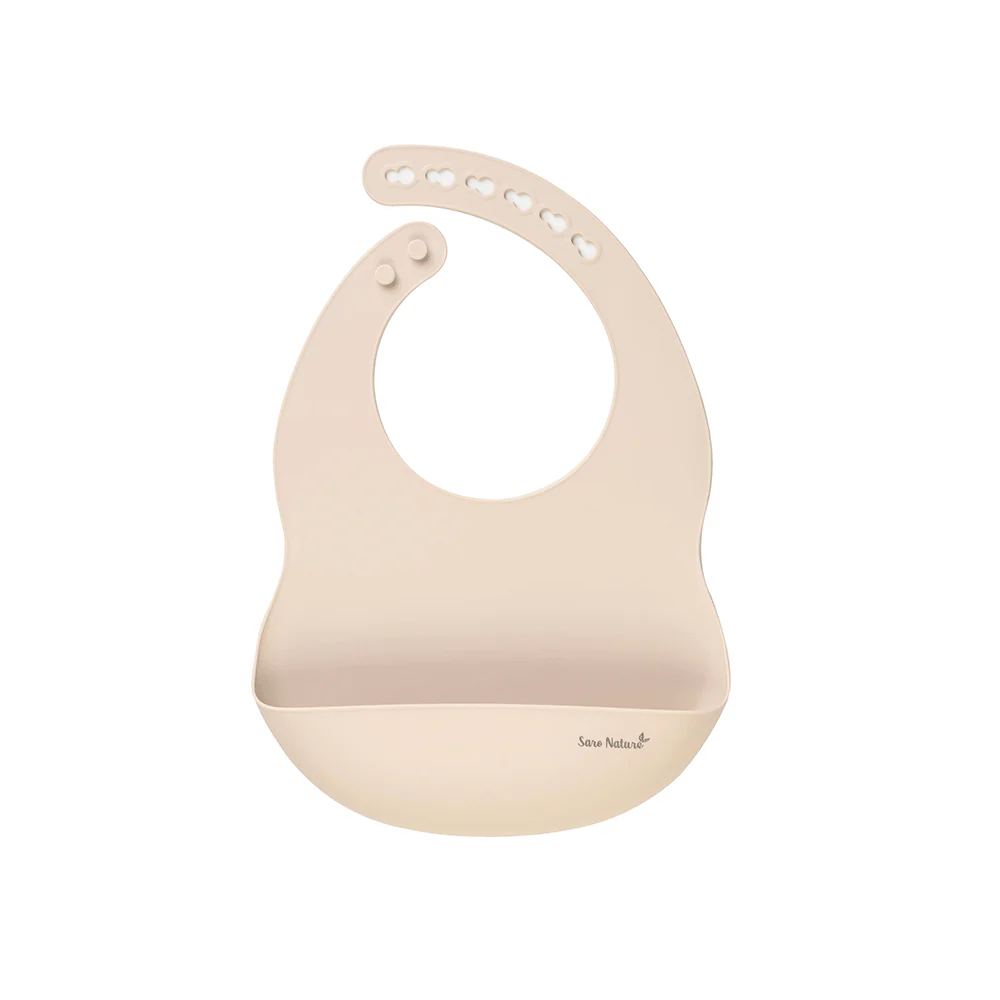 Babete de silicone bege claro com porta-crumbs e ajuste no pescoço