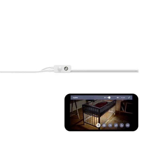 Colar branco com botão ligado a monitor mostrando berço preto