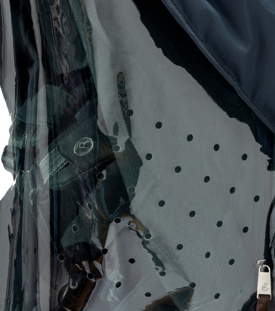 Saco transparente com padrão de pontilhados pretos e zíper prateado