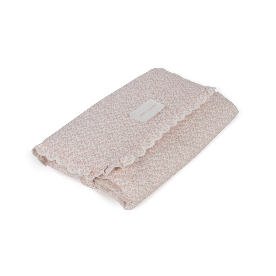 Colcha ou manta floral cor-de-rosa claro com borda de renda