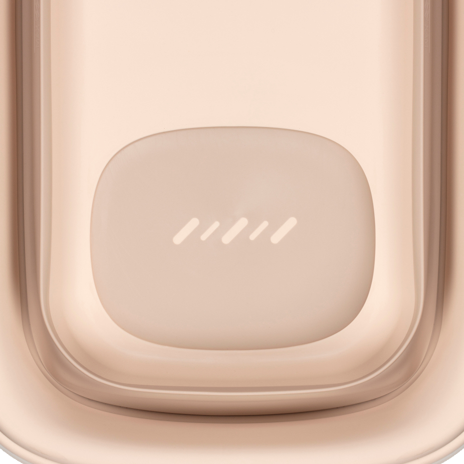 Pratos retangulares bege empilhados