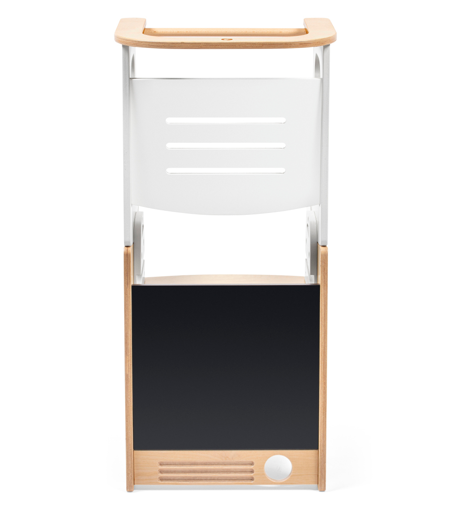 Cadeira dobrável com madeira clara, branco e detalhe negro