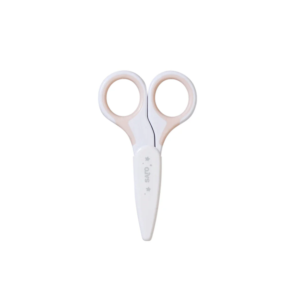 Tesoura pequena branca com argolas rosas