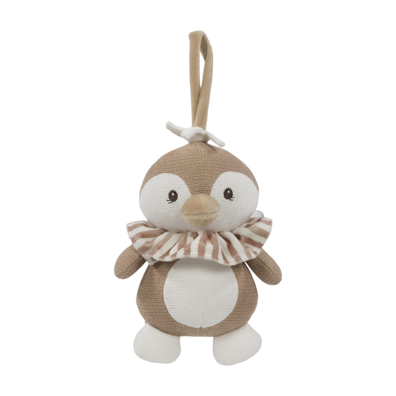 Pelucia pinguim bege e branco com colarinho listrado e alça para pendurar