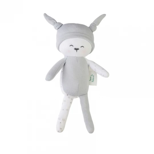 Boneco de peluche cinza e branco com orelhas pontudas e expressão sorridente