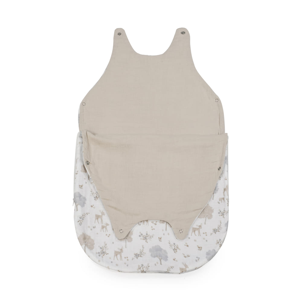 Saco de dormir para bebé bege e branco com padrão suave de animais