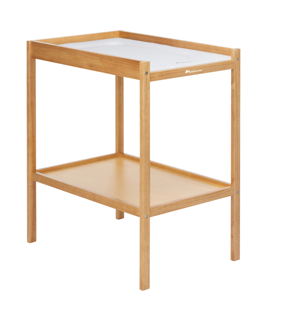 Muda-fraldas em madeira clara com superfície superior branca