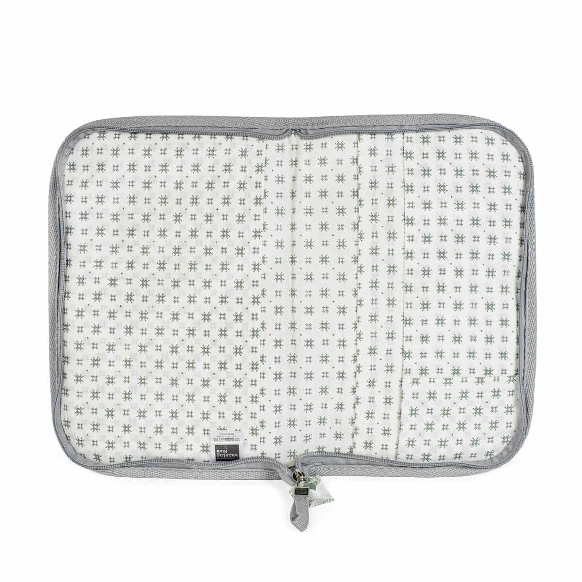 Organizador aberto branco com padrão cinza e fecho cinza