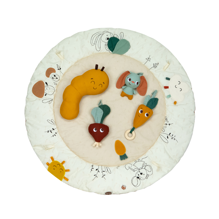 Tapete redondo de bebé com desenhos animados e brinquedos macios coloridos no centro