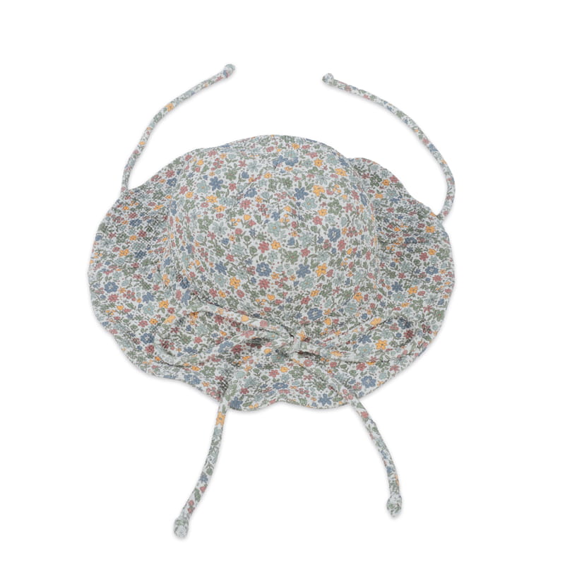 Chapéu floral com abas e fitas para amarrar