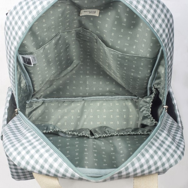Mala ou mochila xadrez verde e branco com interior verde claro e bolsos internos