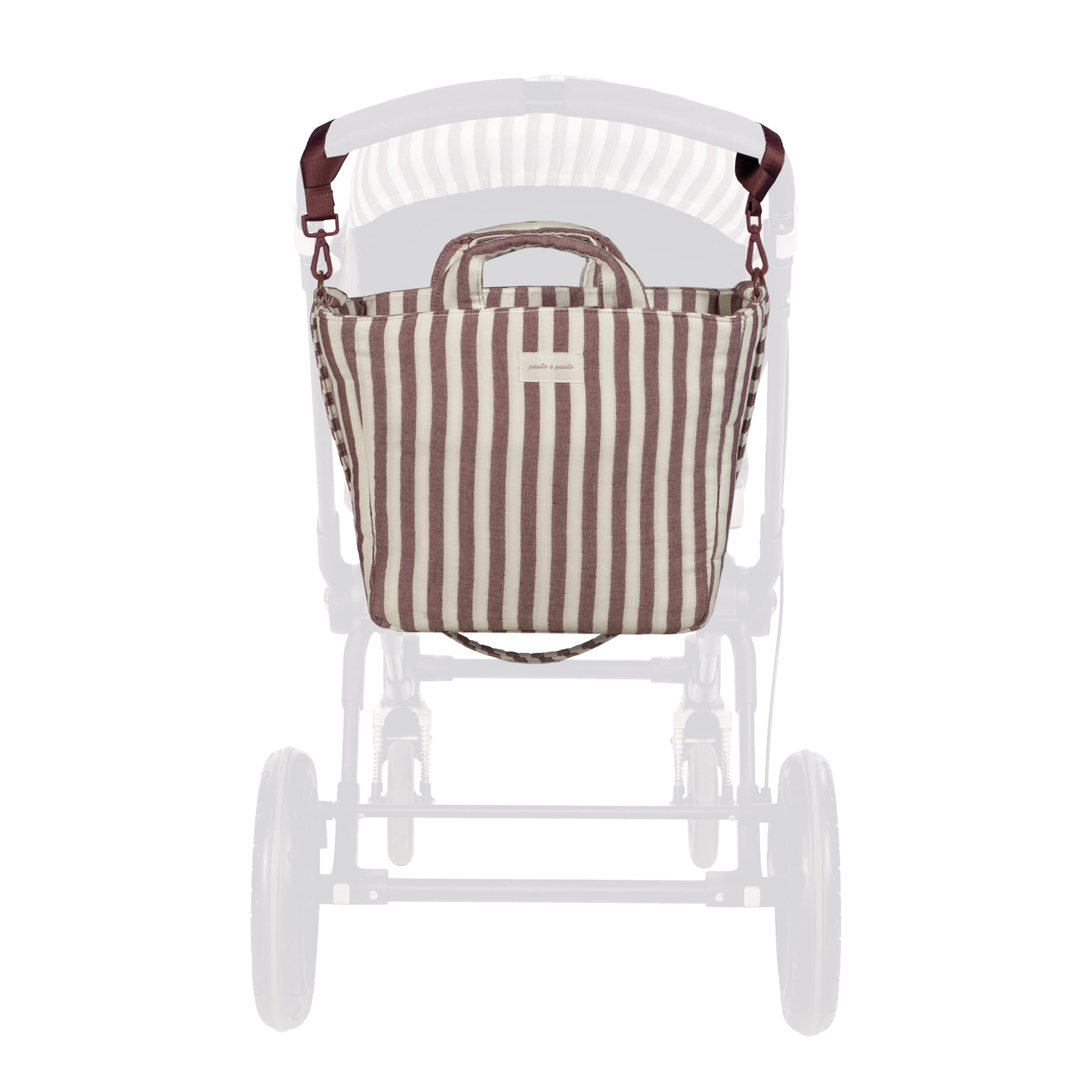 Bolsa listrada castanha e branca pendurada em carrinho de bebé