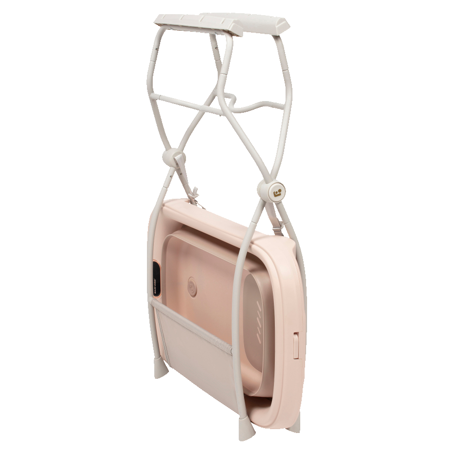 Banheira dobrável rosa com estrutura metálica branca