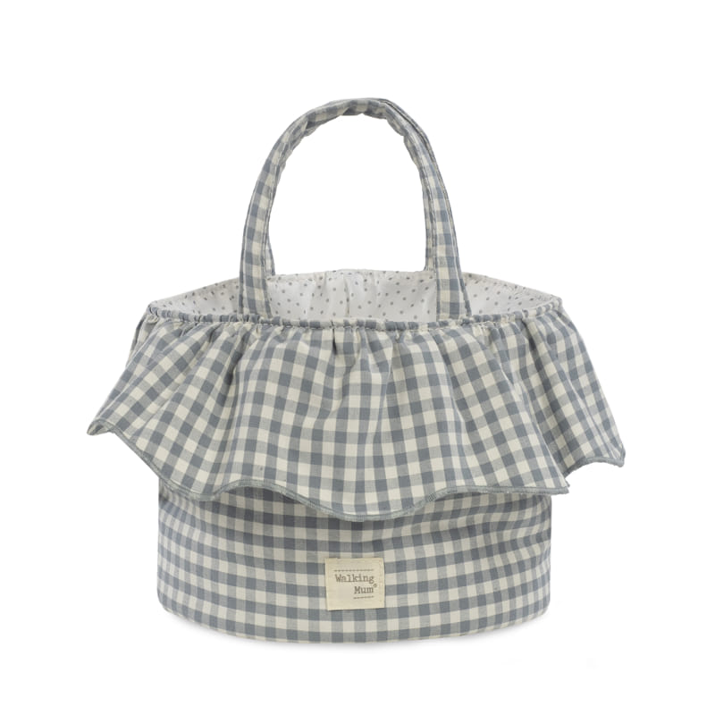 Cesto de tecido xadrez azul e branco com alças e aba decorativa