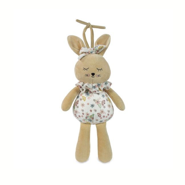 Urso de peluche castanho claro vestido com tecido floral e fita na cabeça com corda para pendurar