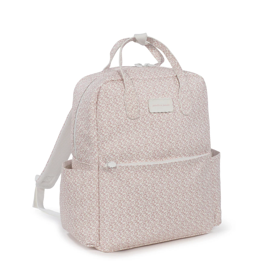 Mochila floral cinzenta e branca com bolsos laterais e etiqueta pasito a pasito