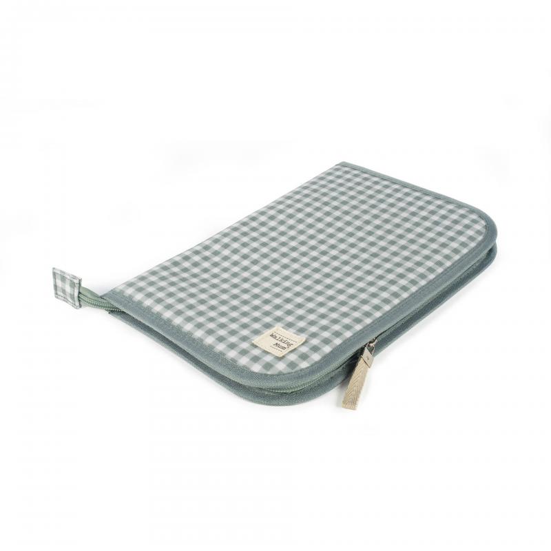 Estojo xadrez cinza com fecho zip e etiqueta