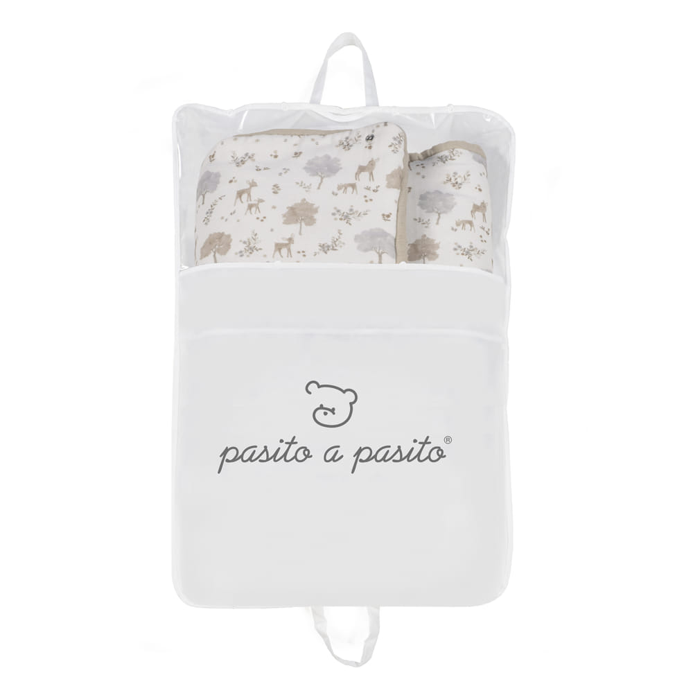 Conjunto de bebé com estampado de animais em bolsa branca transparente