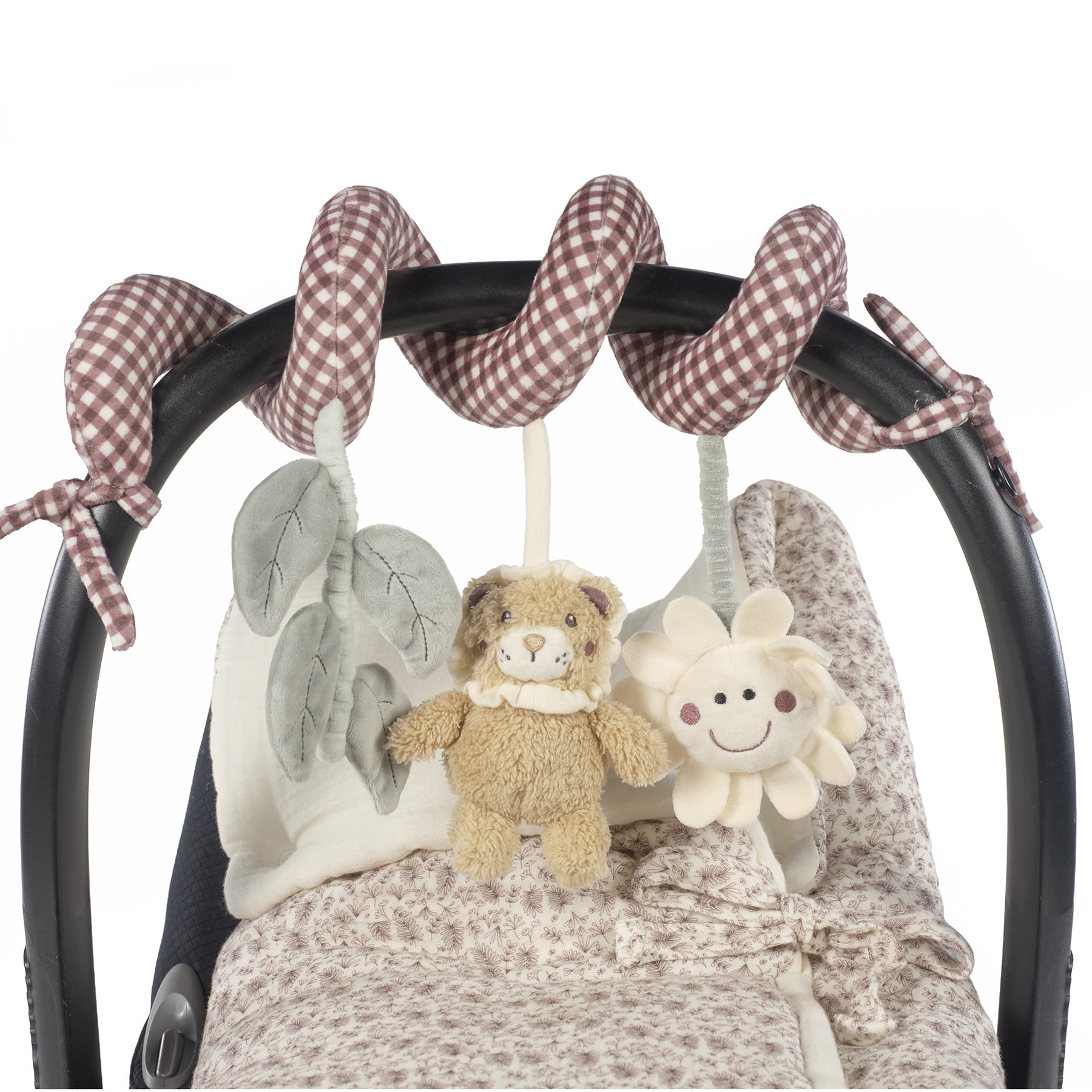 Spiral de tecido com brinquedos pendurados num carrinho de bebé