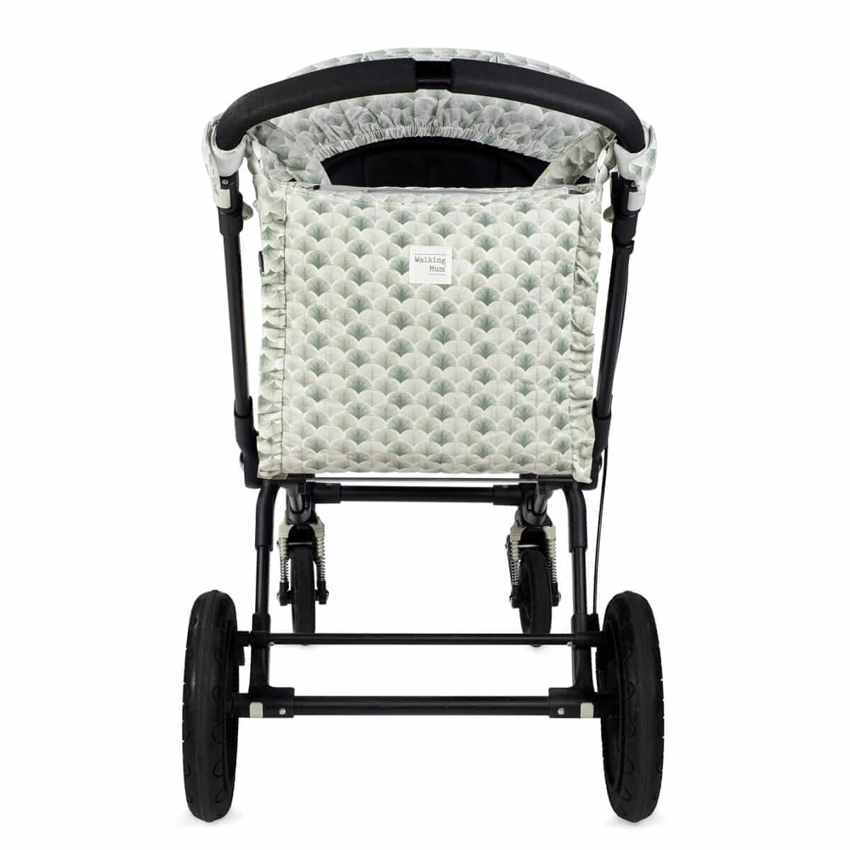 Carrinho de bebé com tecido cinza claro com padrão de escamas e rodas pretas