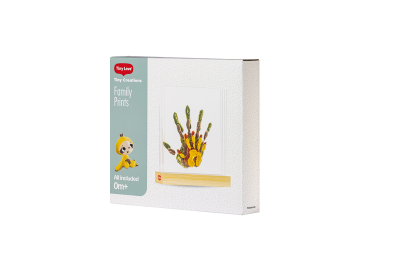 Caixa branca com imagem de mão pintada de várias cores e texto em inglês.