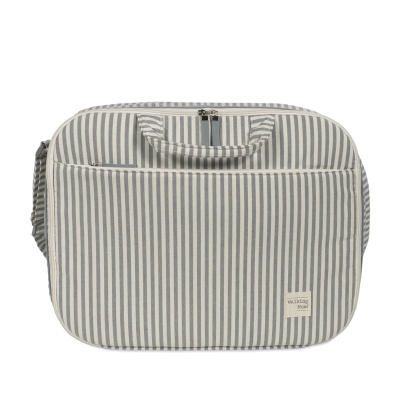 Bolsa cinza e branca listrada com alça e bolso frontal