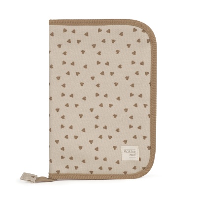 Capa bege com pequenos corações castanhos e etiqueta WALKING MINI