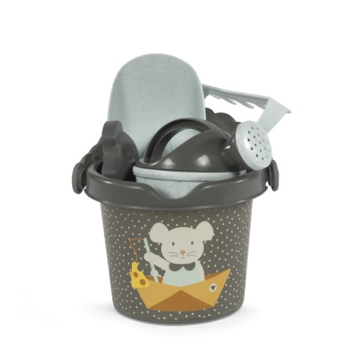 Brinquedos de praia em plástico, balde cinzento com rato e barco amarelo e acessórios em cinzento e branco