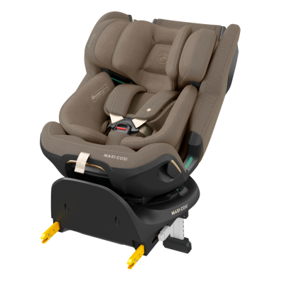 Cadeira auto Maxi-Cosi bege com almofadas acolchoadas e base preta com sistema ISOFIX amarelo