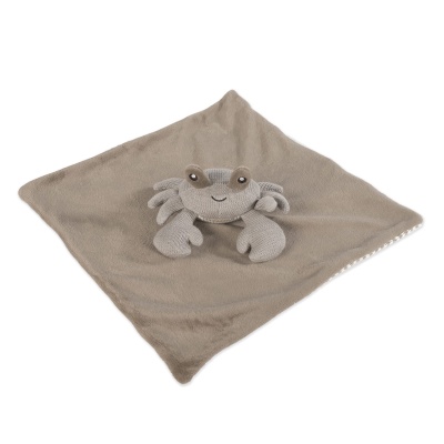 Lenço cinza com caranguejo de pelúcia no centro